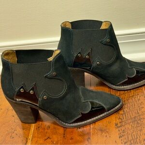 Lucchese Stacy Black Western Chelsea Bootie | Suede & Patent | 7B